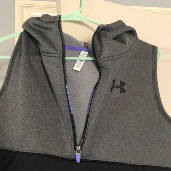 Never worn. Under Armour Vest - Picture 2 of 4